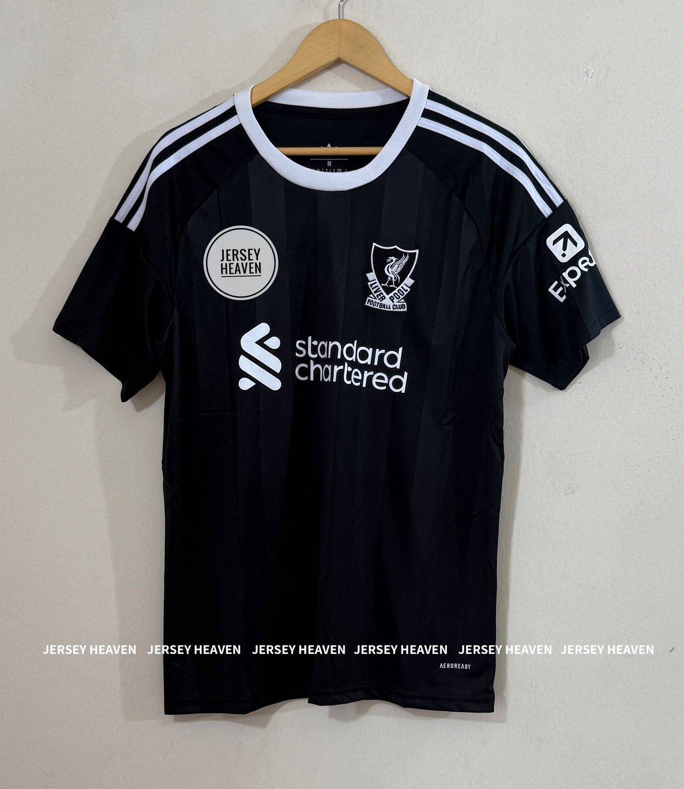 Liverpool 25/27 Goalkeeper Black Kit - Player Edition