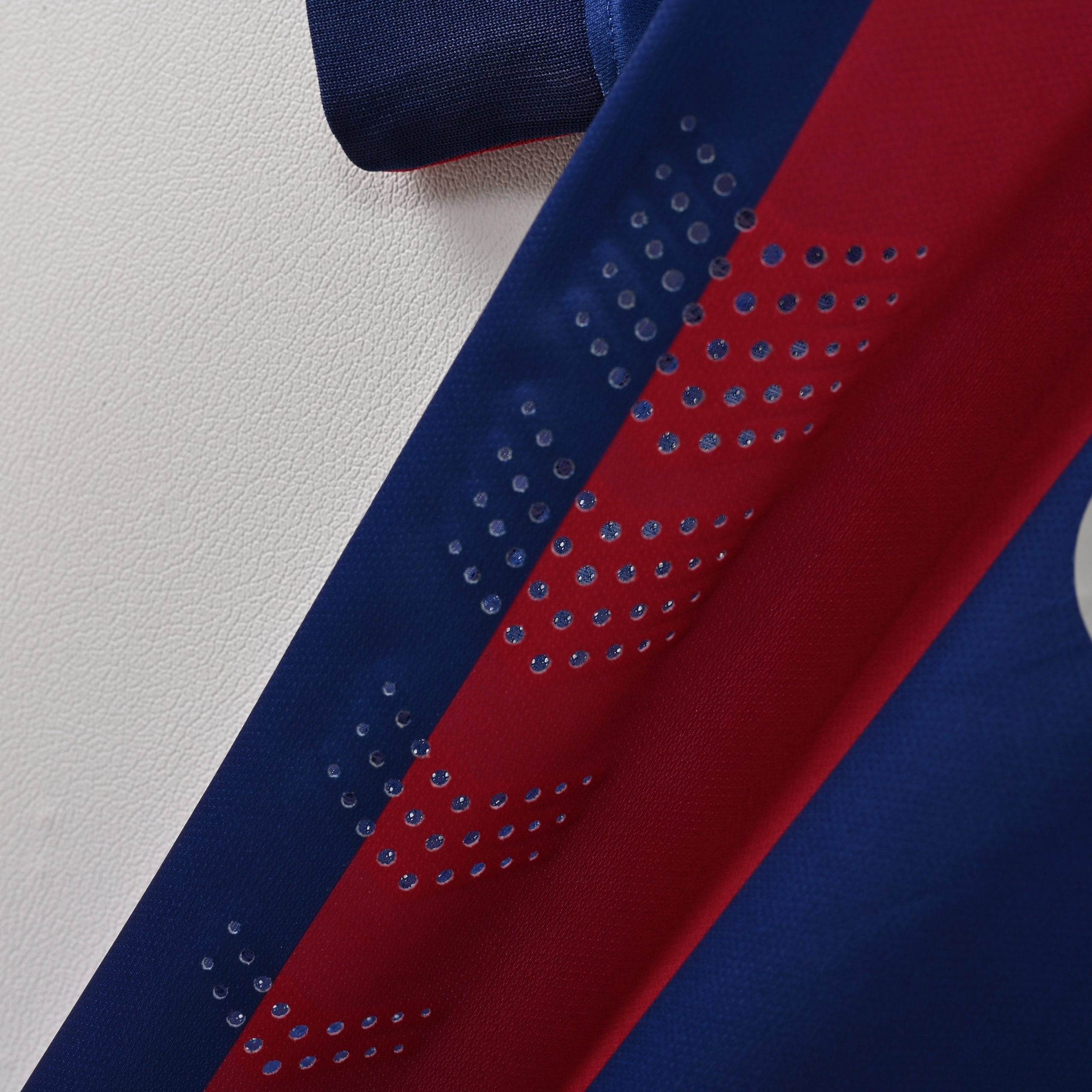 Barcelona 14/15 Home kit Half sleeve Retro Edition - Image 4