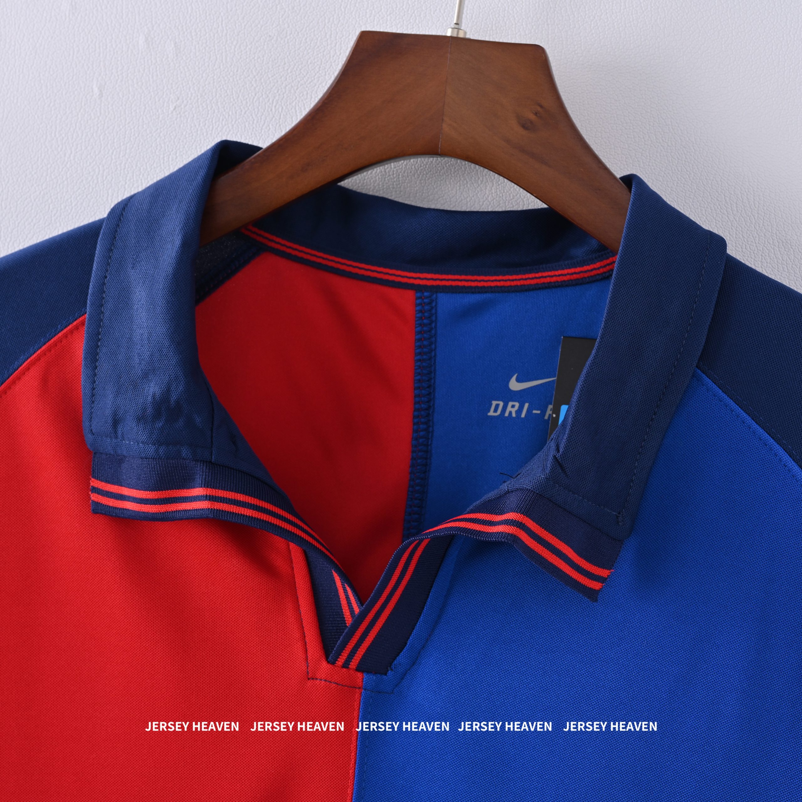 Barcelona 1999/2000 Kit Half sleeve 100 Anniversary Retro Edition - Image 4