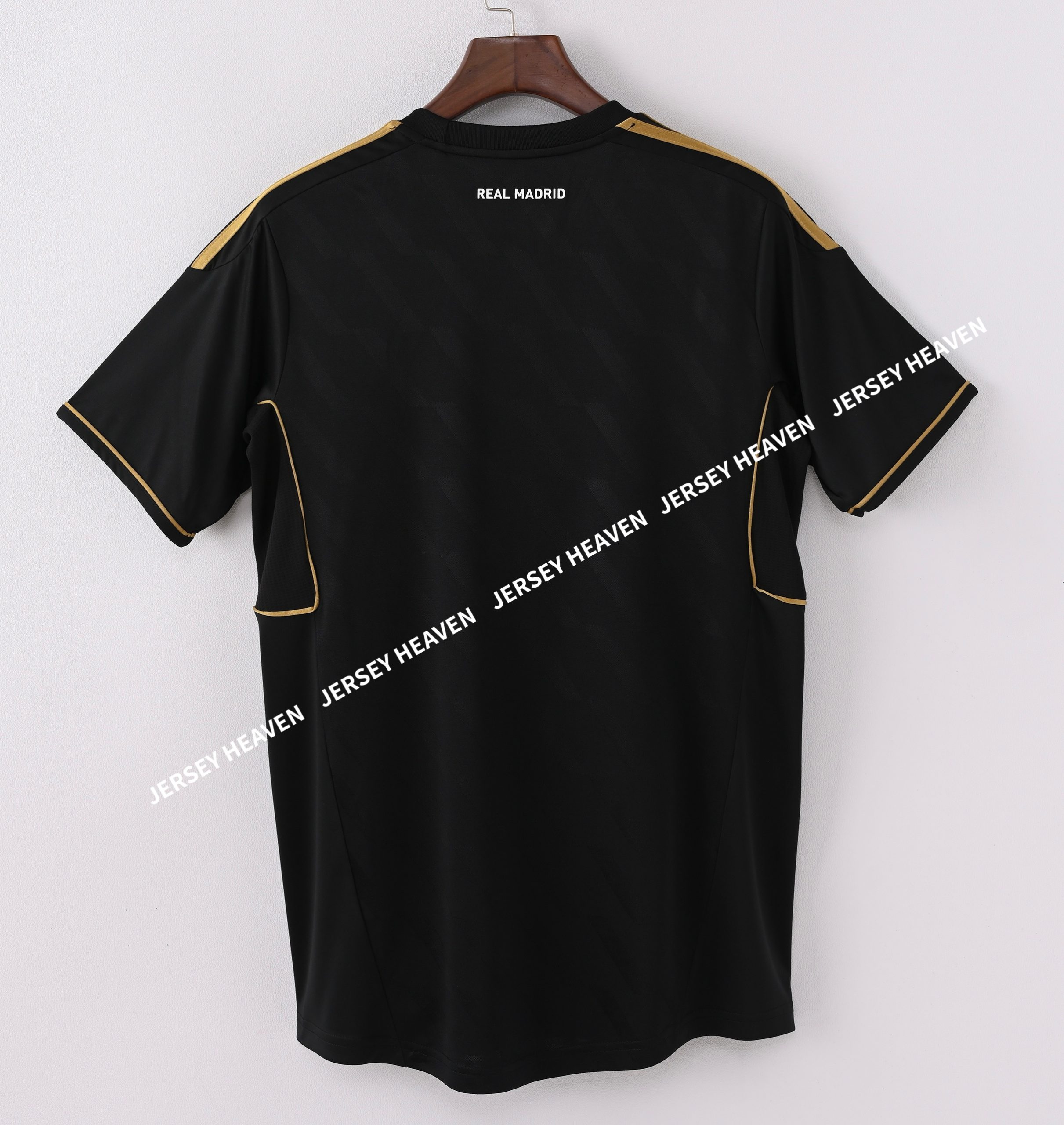 Real Madrid 2011/12 Away Half sleeve Retro Edition - Image 4